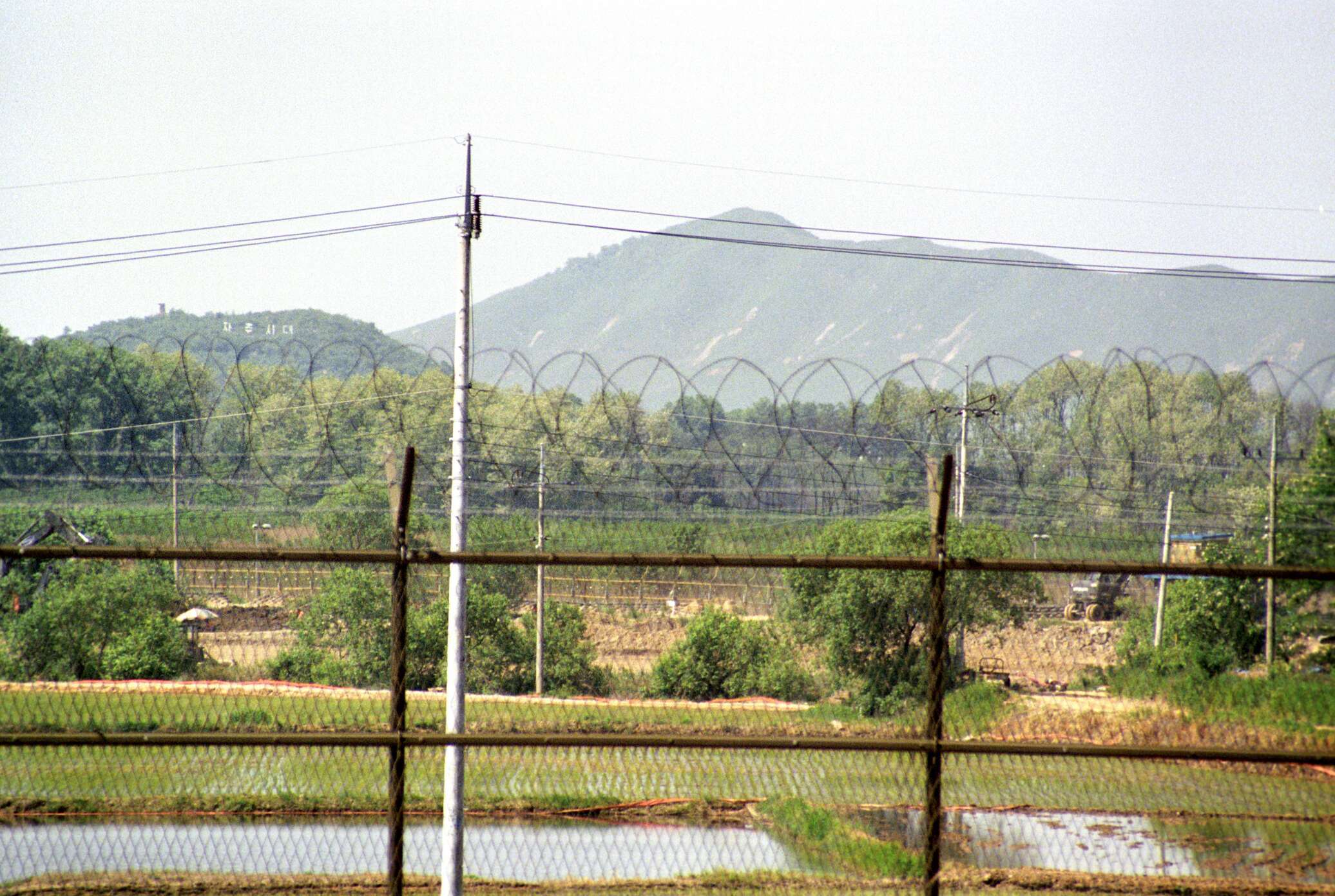 граница между северной и южной кореей фото