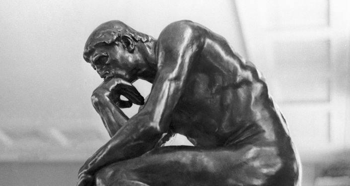 Скульптура Огюста Родена Мыслитель. Архивное фото 