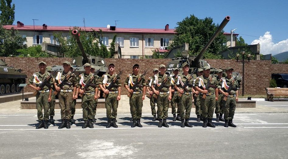 Торжественная церемония приведения новобранцев к присяге Торжественная церемония приведения новобранцев к присяге