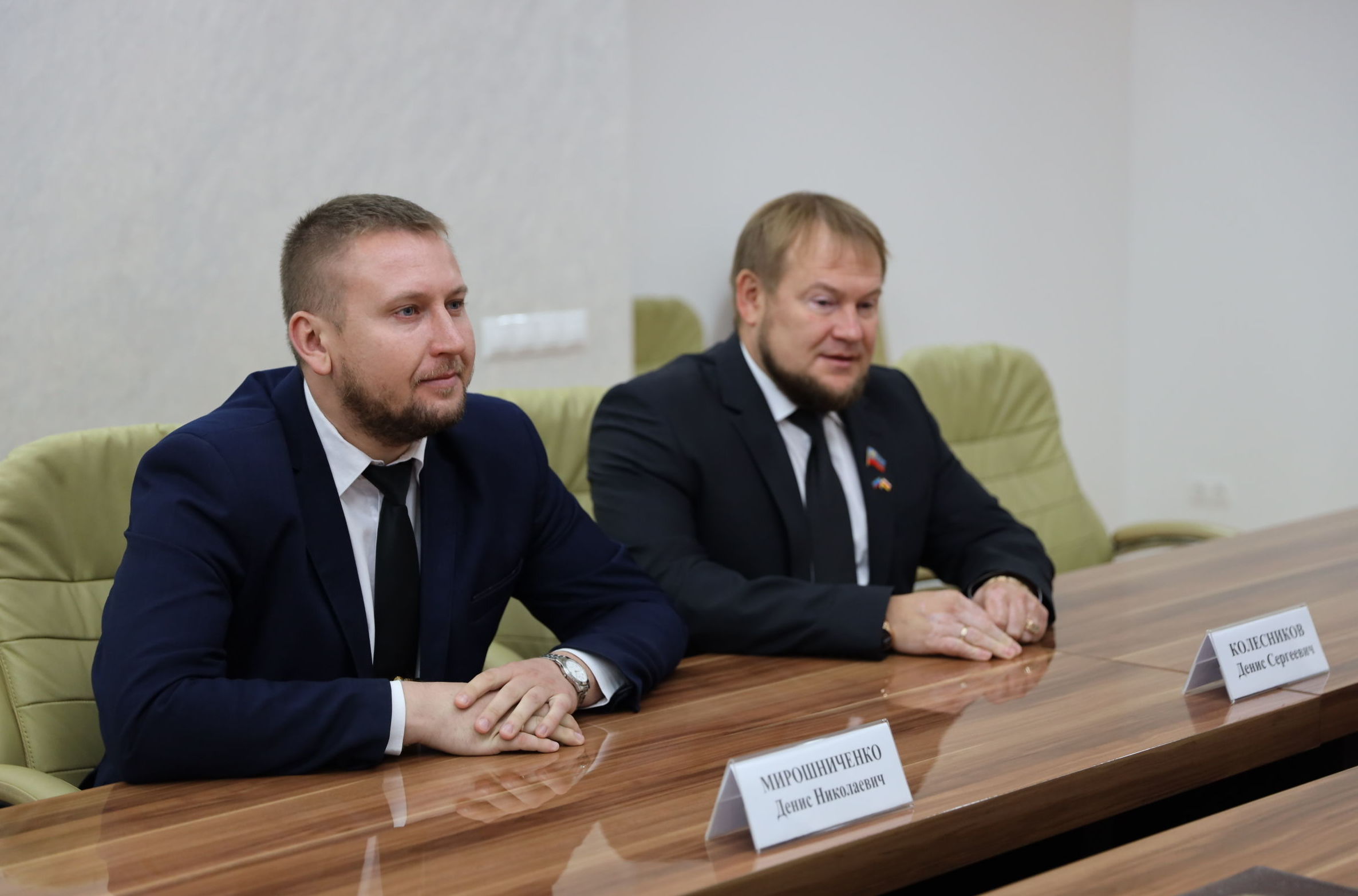 Встреча Анатолия Бибилова с делегацией ЛНР Встреча Анатолия Бибилова с делегацией ЛНР
