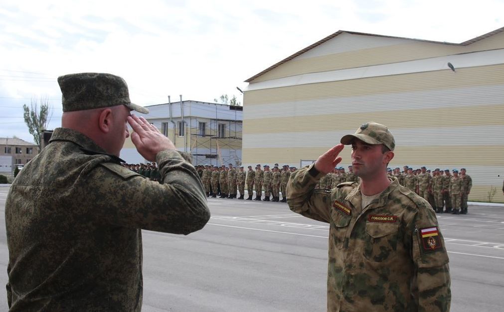 В Минобороны Южной Осетии в ознаменование Дня Республики наградили военнослужащих В Минобороны Южной Осетии в ознаменование Дня Республики наградили военнослужащих