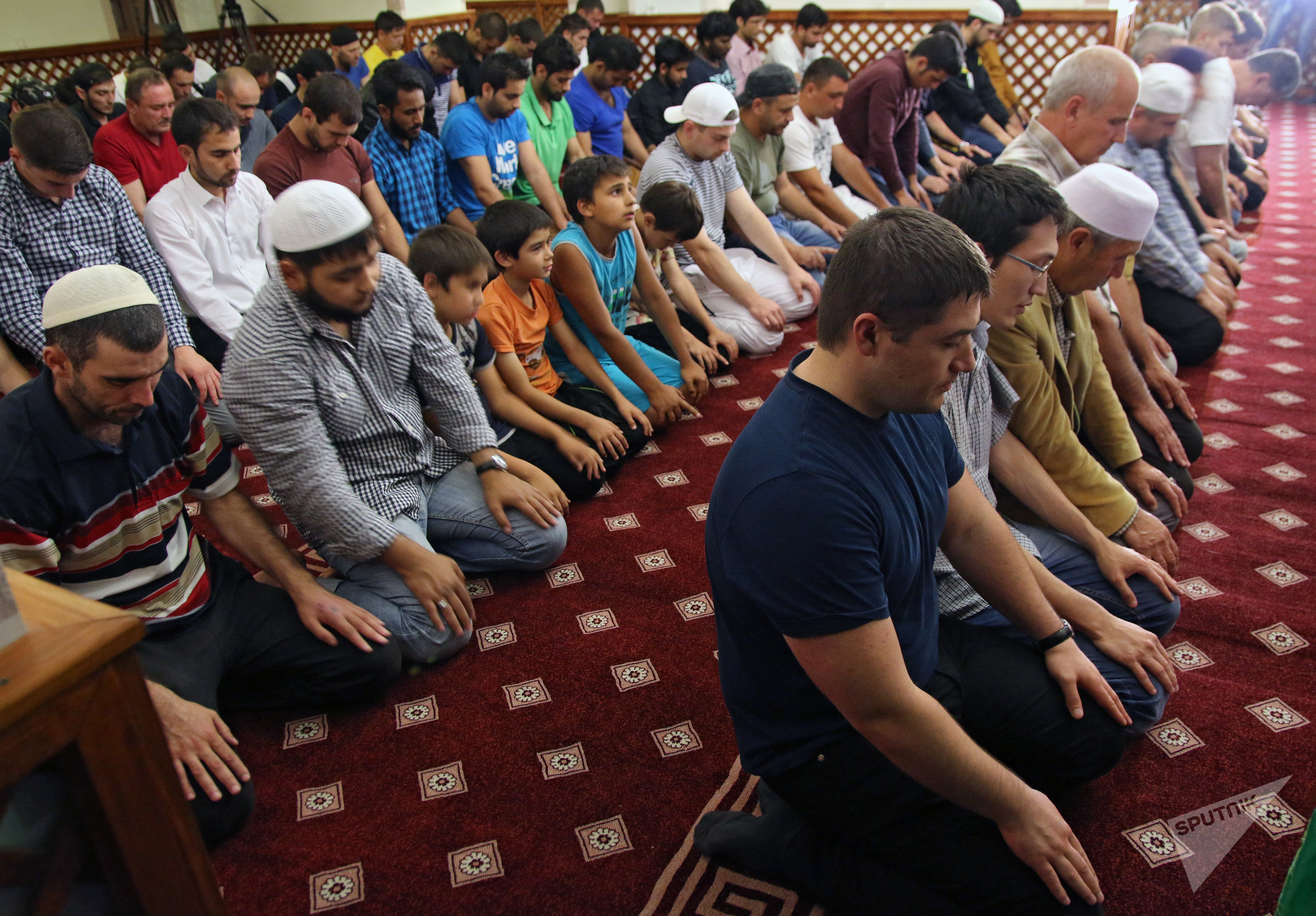 Коллективный намаз. Ифтар в Кебир Джами. Милостыня в месяц Рамадан. Белозерье мечеть Рамазан. Запреты в пост рамадан