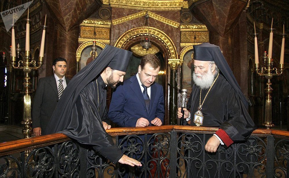 С Дмитрием Медведевым и Патриархом Александрийским и всей Африки Феодором II в Каире С Дмитрием Медведевым и Патриархом Александрийским и всей Африки Феодором II в Каире