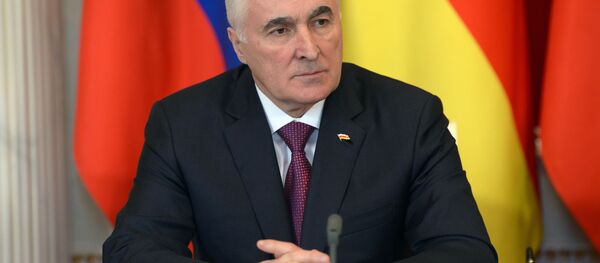 Рабочая встреча президента России В.Путина с президентом Республики Южная Осетия Л.Тибиловым Рабочая встреча президента России В.Путина с президентом Республики Южная Осетия Л.Тибиловым - Sputnik Южная Осетия