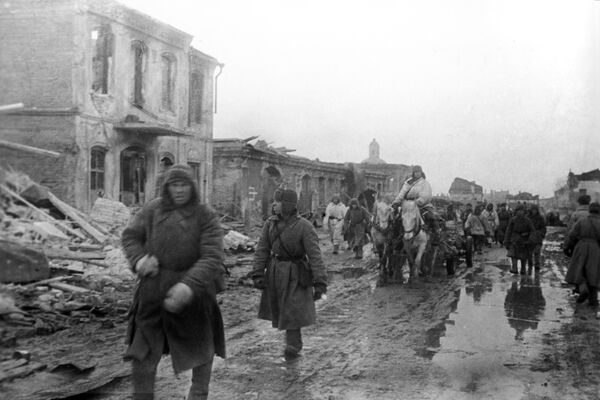 Пленные немецкие солдаты и офицеры на улицах Москвы - Sputnik Южная Осетия