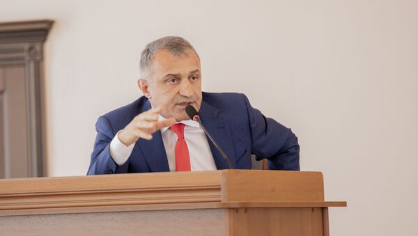 Анатолий Бибилов на сессии Парламента РЮО - Sputnik Южная Осетия