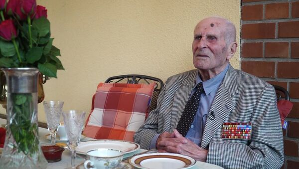 Попасть на парад Победы: ветеран ВОВ из Германии загадал желание на свой 100-летний юбилей - Sputnik Южная Осетия