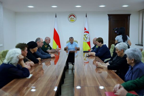 Бибилов назвал гибель молодых ребят в селе Прис трагедией для всей Осетии  - Sputnik Южная Осетия