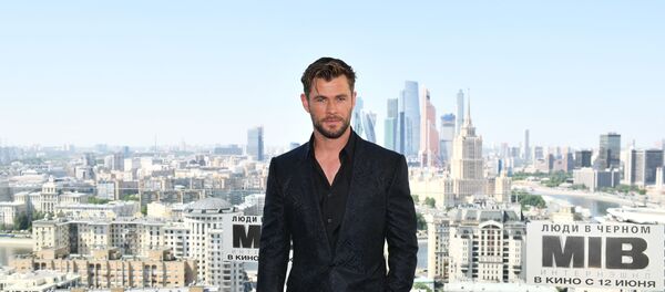 Фотоколл Криса Хемсворта и Тессы Томпсон - Sputnik Южная Осетия