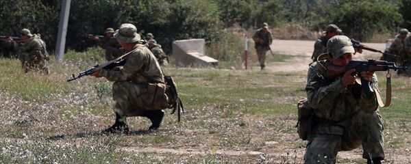 С Батальоном спецназа МО РЮО проведены контрольные занятия С Батальоном спецназа МО РЮО проведены контрольные занятия - Sputnik Южная Осетия