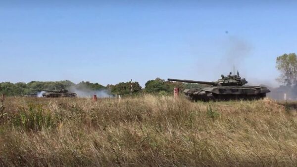 Боевые стрельбы танкистов ЮВО в Южной Осетии  - Sputnik Южная Осетия