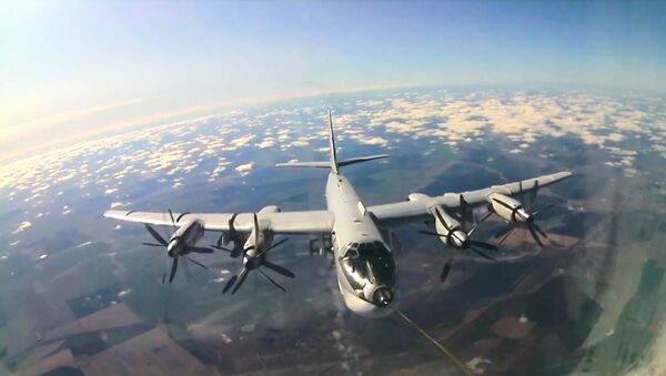Высший пилотаж: экипажи ракетоносцев Ту-95 отработали дозаправку в воздухе - Sputnik Южная Осетия