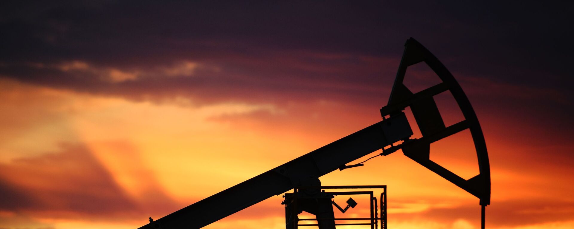 Добыча нефти, архивное фото - Sputnik Южная Осетия, 1920, 10.05.2026