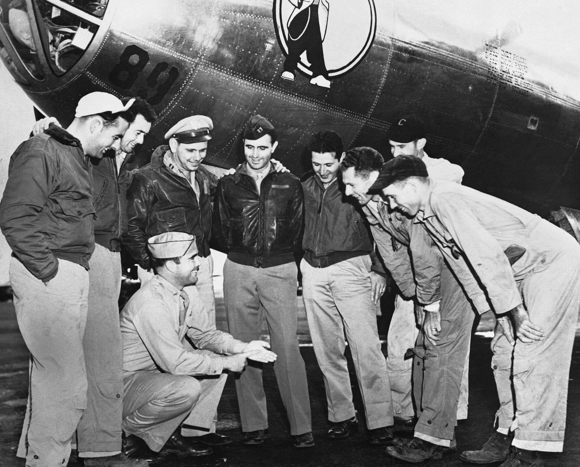 Американские пилоты - участники бомбардировок Хиросимы и Нагасаки  - Sputnik Южная Осетия, 1920, 15.08.2022
