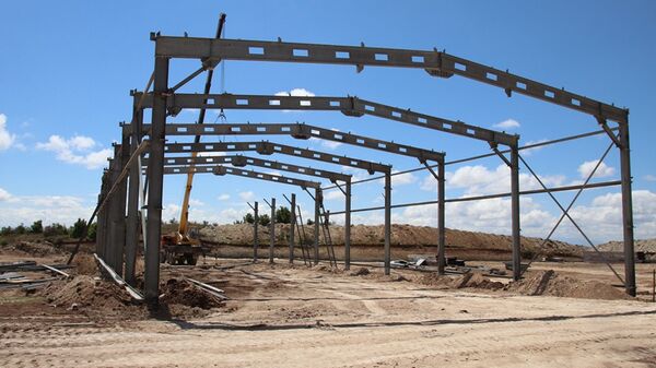 Президент Южной Осетии осмотрел строящиеся объекты военного городка Минобороны - Sputnik Южная Осетия