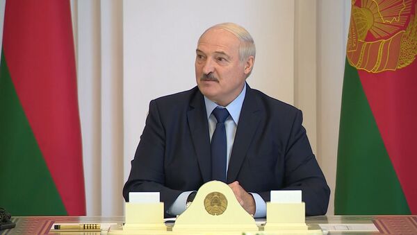 Жив! - Лукашенко резко ответил на информацию о своем бегстве и прокомментировал забастовки - Sputnik Южная Осетия
