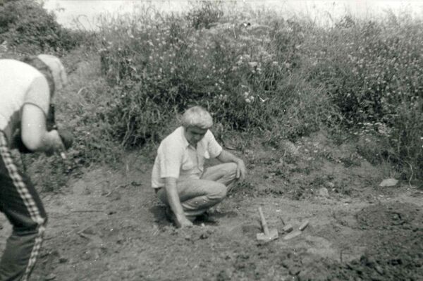 Монастерский могильник ЮОАЭ, 1986 г. Раскопки сармато-аланского могильника II в. до н.э.- III в. н.э. - Sputnik Южная Осетия