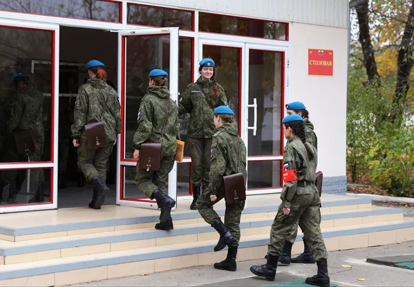 Курсантки Краснодарского высшего военного авиационного училища Курсантки Краснодарского высшего военного авиационного училища - Sputnik Южная Осетия
