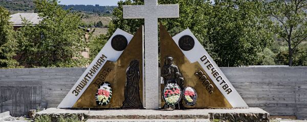 Памятник защитникам отечества 1989 г.- 2008 г. в Знауре Памятник защитникам отечества 1989 г.- 2008 г. в Знауре - Sputnik Южная Осетия