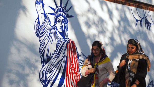 Граффити перед бывшим посольством США в Тегеране - Sputnik Южная Осетия