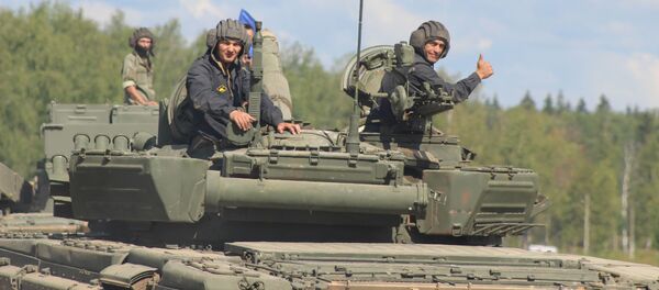 Экипаж из Южной Осетии на танковом биатлоне Экипаж из Южной Осетии на танковом биатлоне - Sputnik Южная Осетия