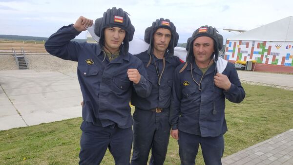 Экипаж из Южной Осетии на танковом биатлоне в Алабино  - Sputnik Южная Осетия