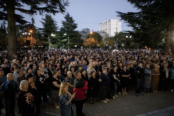 Митинг на Театральной площади Цхинвала  - Sputnik Южная Осетия