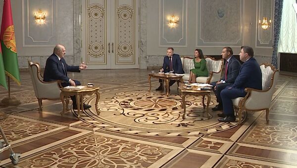  Немного пересидел: Лукашенко дал большое интервью российским журналистам - Sputnik Южная Осетия