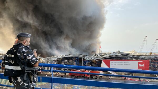 Сильный пожар произошел в порту Бейрута - Sputnik Южная Осетия