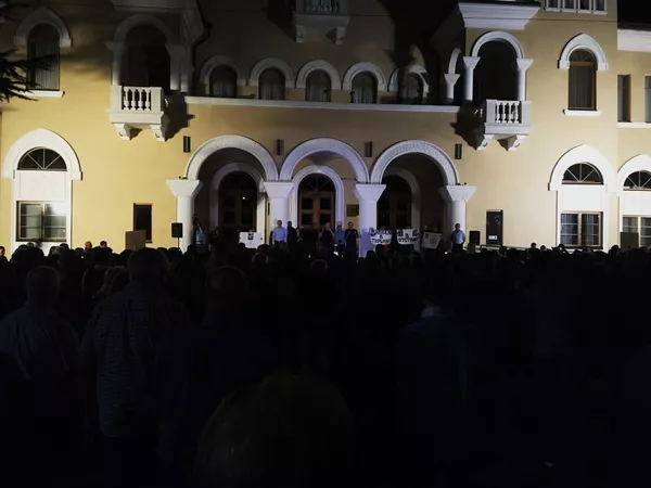 Требования все те же: в центре Цхинвала вновь прошел митинг Требования все те же: в центре Цхинвала вновь прошел митинг - Sputnik Южная Осетия