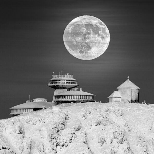 Снимок Moon Base польского фотографа Daniel Koszela, высоко оцененный в категории OUR MOON конкурса Insight Investment Astronomy Photographer of the Year 2020 - Sputnik Южная Осетия