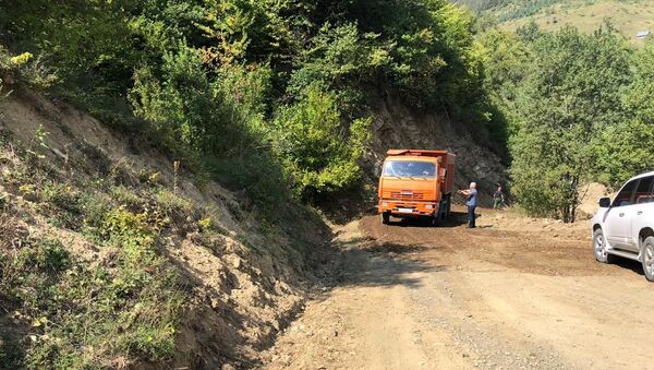 В селе Хъорсеу Дзауского района ремонтируют дорогу - Sputnik Южная Осетия