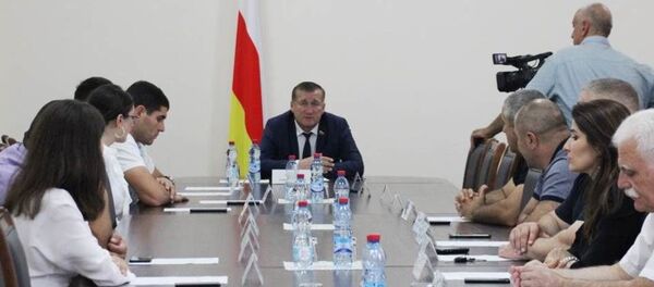 Президиум парламента Южной Осетии не состоялся из-за отсутствия кворума - Sputnik Южная Осетия