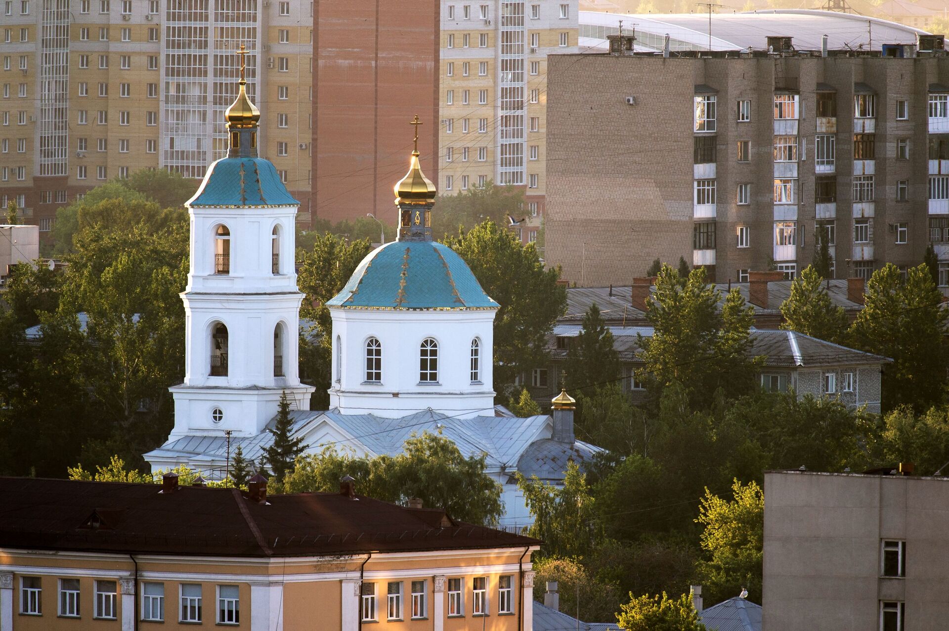  Храм в честь Воздвижения Честного и Животворящего Креста Господня в Омске. - Sputnik Южная Осетия, 1920, 26.09.2023