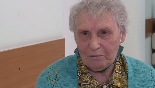 81-летняя медсестра стала добровольцем испытаний вакцины от коронавируса - Sputnik Южная Осетия