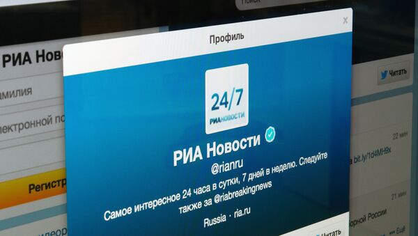 Профиль российского агентства международной информации РИА Новости в социальной сети Twitter на экране компьютера. - Sputnik Южная Осетия