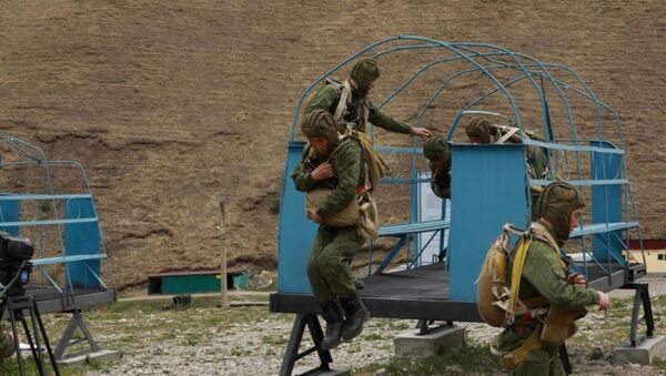 Занятия разведчиков на полигоне Дарьял в Северной Осетии  - Sputnik Южная Осетия