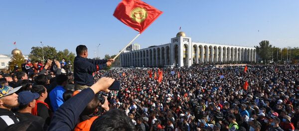 Участники акции протеста в Бишкеке - Sputnik Южная Осетия