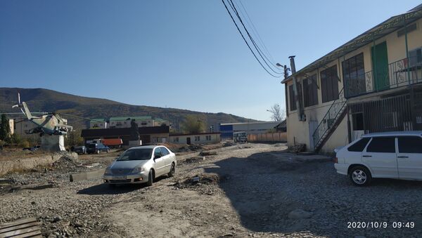 Жители микрорайона БАМ протестут против сужения дороги у въезда в военный городок  - Sputnik Южная Осетия