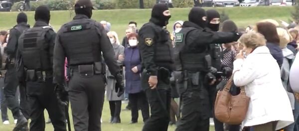 Столкновения и задержания: как прошел Марш гордости в Минске – видео Столкновения и задержания: как прошел Марш гордости в Минске – видео - Sputnik Южная Осетия