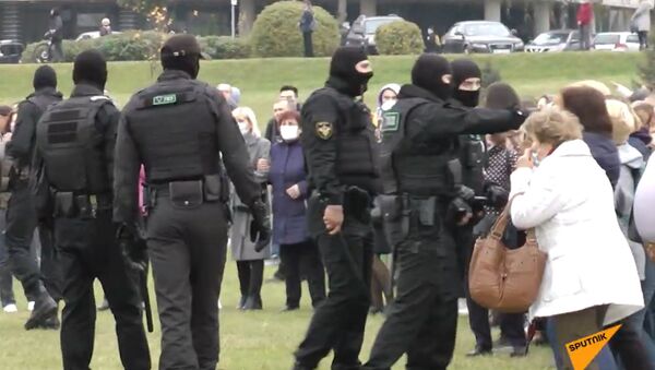 Столкновения и задержания: как прошел Марш гордости в Минске – видео - Sputnik Южная Осетия