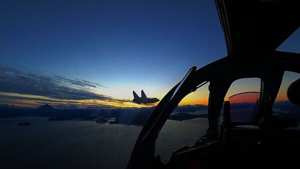 Перехват на рассвете: ночные учения летчиков авиаполка Тихоокеанского флота на Камчатке - Sputnik Южная Осетия