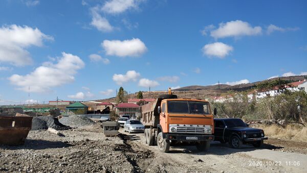 При  строительстве дороги в микрорайон БАМ учли пожелания жителей - Sputnik Южная Осетия