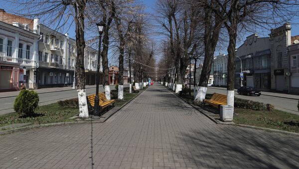 Пустая улица Мира в центре Владикавказа - Sputnik Южная Осетия