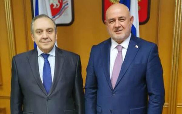 Глава МИД Южной Осетии и постпред Крыма обсудили сотрудничество между республиками Глава МИД Южной Осетии и постпред Крыма обсудили сотрудничество между республиками - Sputnik Южная Осетия