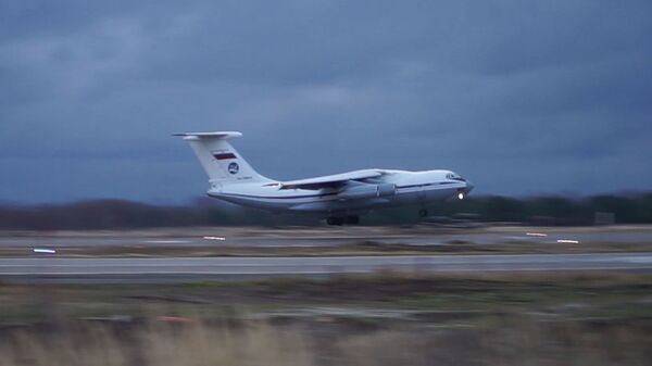 Тяжёлый военно-транспортный самолёт Ил-76. Архивное фото  - Sputnik Южная Осетия