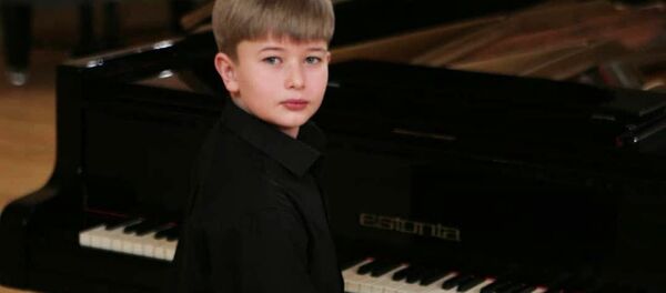 Пятиклассник Оскар Басати занял первое место на международном музыкальном конкурсе Пятиклассник Оскар Басати занял первое место на международном музыкальном конкурсе - Sputnik Южная Осетия