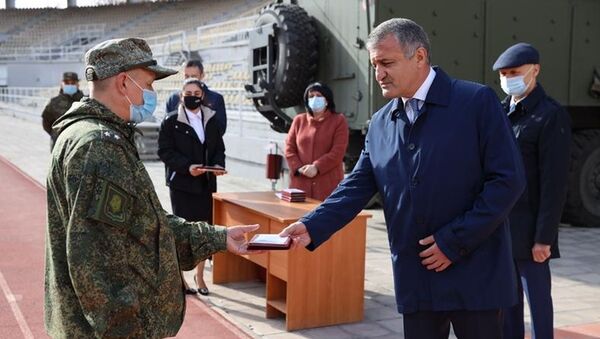 Анатолий Бибилов посетил военный полевой госпиталь Министерства обороны Российской Федерации - Sputnik Южная Осетия