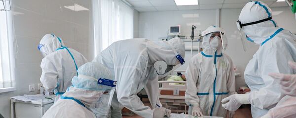 Врачи, волонтеры, пациенты: кто и как работает в красной зоне в детской больнице РММЦ Врачи, волонтеры, пациенты: кто и как работает в красной зоне в детской больнице РММЦ - Sputnik Южная Осетия