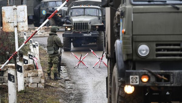 Военная техника российских миротворческих сил на блокпосту в Лачинском коридоре - Sputnik Южная Осетия